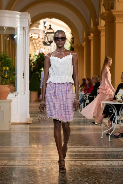 Look 42